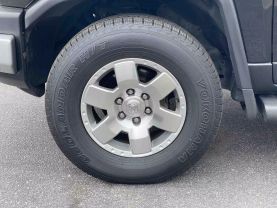 Used 2007 TOYOTA FJ CRUISER SUV V6, 4.0 LITER SPORT UTILITY 2D - LA Auto Star located in Virginia Beach, VA