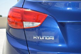2010 HYUNDAI TUCSON SUV 4-CYL, 2.4 LITER LIMITED SPORT UTILITY 4D