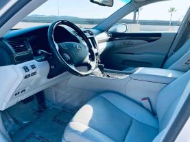 2009 LEXUS LS SEDAN V8, 4.6 LITER LS 460 SEDAN 4D