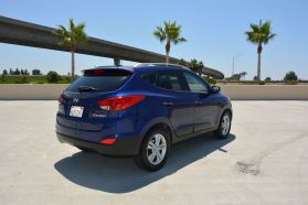 2010 HYUNDAI TUCSON SUV 4-CYL, 2.4 LITER LIMITED SPORT UTILITY 4D