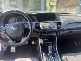 2017 Honda Accord - Image 14