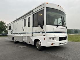 Used 2003 WINNEBAGO SIGHTSEER CLASS A - M-33L - LA Auto Star located in Virginia Beach, VA