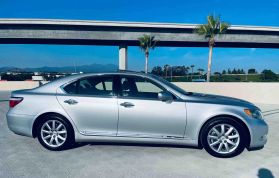 2009 LEXUS LS SEDAN V8, 4.6 LITER LS 460 SEDAN 4D