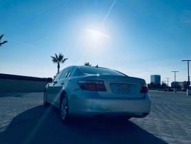 2009 LEXUS LS SEDAN V8, 4.6 LITER LS 460 SEDAN 4D