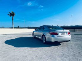 2009 LEXUS LS SEDAN V8, 4.6 LITER LS 460 SEDAN 4D