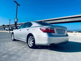 2009 LEXUS LS SEDAN V8, 4.6 LITER LS 460 SEDAN 4D
