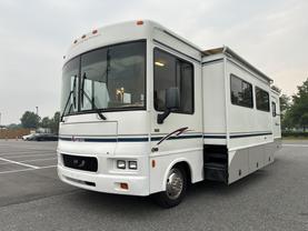 Used 2003 WINNEBAGO SIGHTSEER CLASS A - M-33L - LA Auto Star located in Virginia Beach, VA