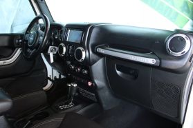 2018 Jeep Wrangler Unlimited - Image 10