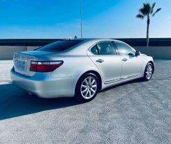 2009 LEXUS LS SEDAN V8, 4.6 LITER LS 460 SEDAN 4D