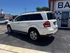 2011 MERCEDES-BENZ GL-CLASS SUV V8, 4.6 LITER GL 450 4MATIC SPORT UTILITY 4D