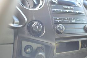 2015 Ford F350 Super Duty Crew Cab - Image 23