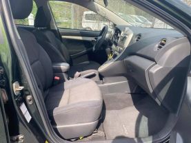 2012 TOYOTA MATRIX WAGON GREEN MANUAL - Auto Spot