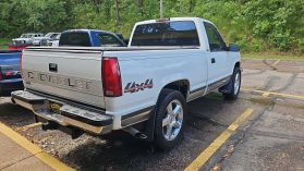1997 CHEVROLET 1500 REGULAR CAB PICKUP V8, 5.7 LITER SHORT BED