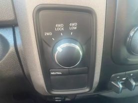 2015 RAM 1500 CREW CAB PICKUP RED AUTOMATIC - Auto Spot