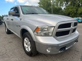 2015 RAM 1500 CREW CAB PICKUP SILVER AUTOMATIC - Auto Spot