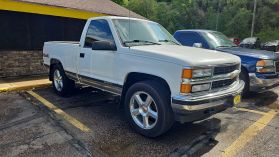 1997 CHEVROLET 1500 REGULAR CAB PICKUP V8, 5.7 LITER SHORT BED