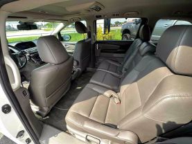 2015 Honda Odyssey Touring Elite Minivan 4d - Image 22