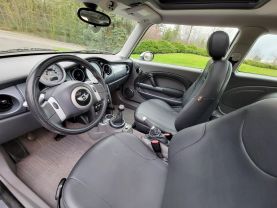 2004 MINI COOPER HATCHBACK 4-CYL, 1.6 LITER HATCHBACK 2D