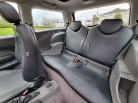 2004 MINI COOPER HATCHBACK 4-CYL, 1.6 LITER HATCHBACK 2D