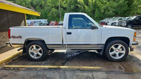 1997 CHEVROLET 1500 REGULAR CAB PICKUP V8, 5.7 LITER SHORT BED