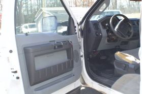 2015 Ford F350 Super Duty Crew Cab - Image 13