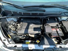 Used 2012 TOYOTA SIENNA VAN V6, 3.5 LITER LIMITED MINIVAN 4D - LA Auto Star located in Virginia Beach, VA