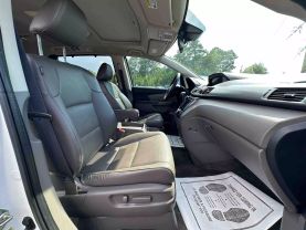 2015 Honda Odyssey Touring Elite Minivan 4d - Image 28