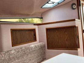 1989 SEA RAY 230 WEEKENDER 23 FT - -