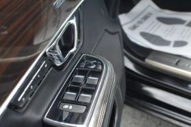 2015 Jaguar Xj - Image 14