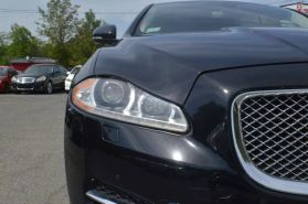 2015 Jaguar Xj - Image 10