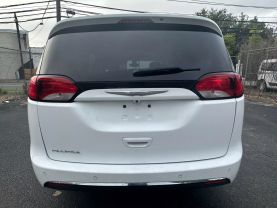 2017 CHRYSLER PACIFICA PASSENGER WHITE AUTOMATIC - Auto Spot