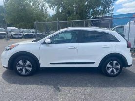 2017 KIA NIRO WAGON WHITE AUTOMATIC - Auto Spot