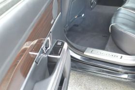 2015 Jaguar Xj - Image 24