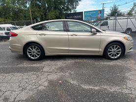 2017 FORD FUSION SEDAN GOLD AUTOMATIC - Auto Spot