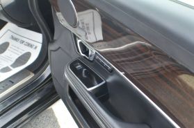 2015 Jaguar Xj - Image 17
