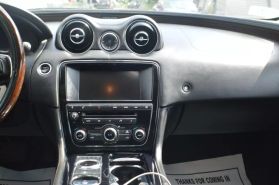 2015 Jaguar Xj - Image 28