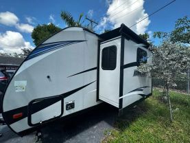 2019 KEYSTONE RV BULLET CROSSFIRE TRAVEL TRAILER WHITE-BLACK-BLUE - - Citywide Auto Group LLC