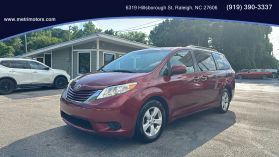 2017 Toyota Sienna - Image 1