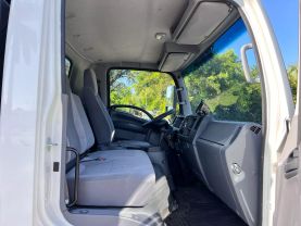 2017 CHEVROLET COMM LOW CAB FORWARD PICKUP WHITE - - Citywide Auto Group LLC