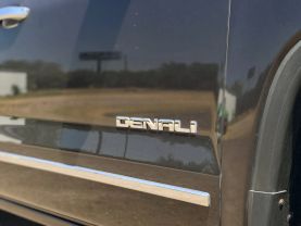 2016 GMC SIERRA 1500 CREW CAB PICKUP V8, ECOTEC3, 6.2 LITER DENALI PICKUP 4D 5 3/4 FT