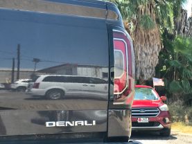 2016 GMC SIERRA 1500 CREW CAB PICKUP V8, ECOTEC3, 6.2 LITER DENALI PICKUP 4D 5 3/4 FT