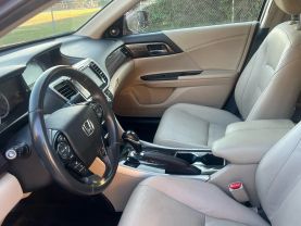 2017 Honda Accord - Image 12