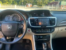 2017 Honda Accord - Image 13
