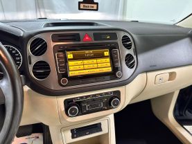 2011 VOLKSWAGEN TIGUAN