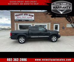 2011 RAM DAKOTA CREW CAB PICKUP V8, FLEX FUEL, 4.7 LITER LARAMIE PICKUP 4D 5 1/4 FT
