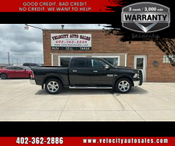 2017 RAM 1500 CREW CAB PICKUP V8, HEMI, 5.7 LITER LARAMIE PICKUP 4D 5 1/2 FT