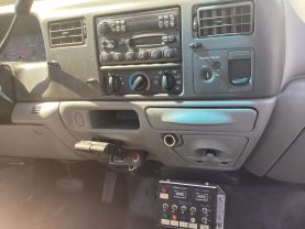 2004 Ford F550 Super Duty Regular Cab & Chassis - Image 6