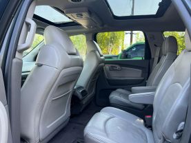 2011 Chevrolet Traverse - Image 3