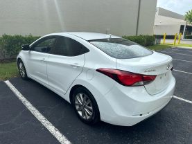 2015 HYUNDAI ELANTRA SEDAN 4-CYL, 1.8 LITER SE SEDAN 4D