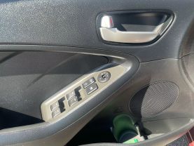 2017 Kia Forte Lx Sedan 4d - Image 20